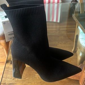 Zara boots with tags